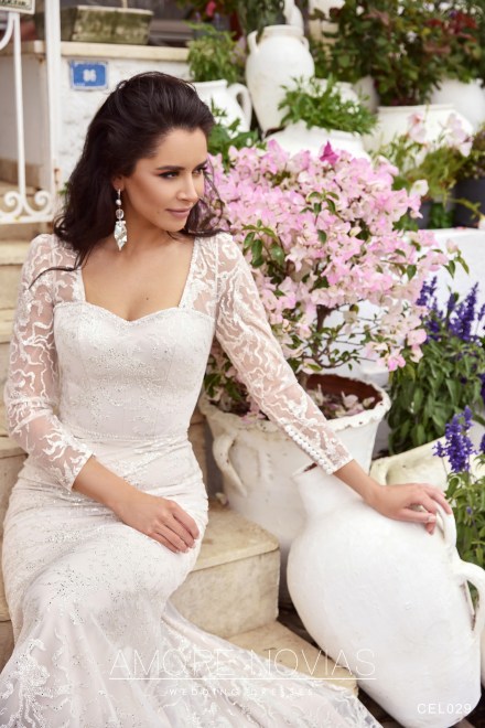 https://amore-novias.com/images/stories/virtuemart/product/CEL029(2).jpg