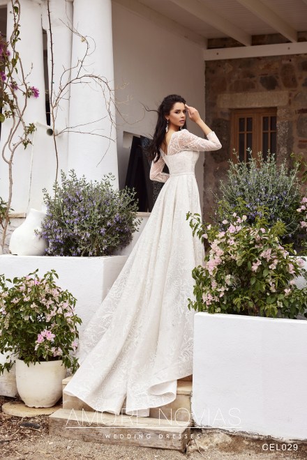 https://amore-novias.com/images/stories/virtuemart/product/CEL029(3).jpg