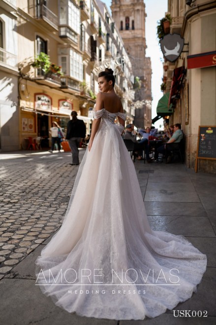 https://amore-novias.com/images/stories/virtuemart/product/USK002-2.jpg