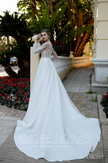https://amore-novias.com/images/stories/virtuemart/product/USK007-383.jpg