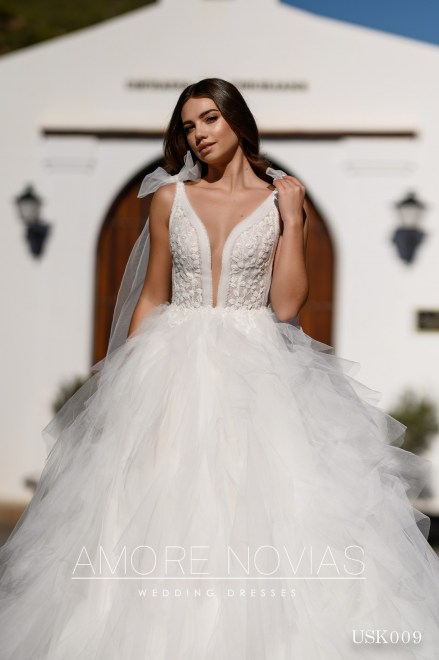 https://amore-novias.com/images/stories/virtuemart/product/USK009-1.jpg