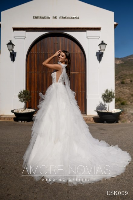 https://amore-novias.com/images/stories/virtuemart/product/USK009-3.jpg