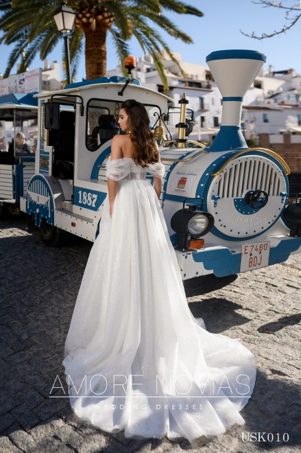 https://amore-novias.com/images/stories/virtuemart/product/USK010-1.jpg