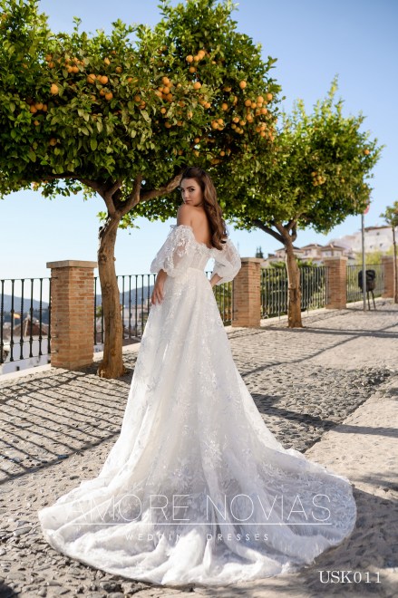 https://amore-novias.com/images/stories/virtuemart/product/USK011-1.jpg