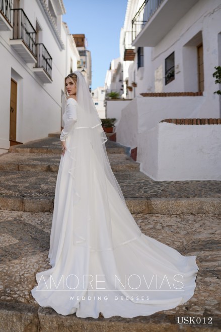 https://amore-novias.com/images/stories/virtuemart/product/USK012-3.jpg