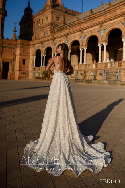 https://amore-novias.com/images/stories/virtuemart/product/USK013-2.jpg