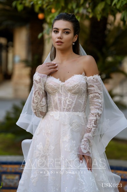 https://amore-novias.com/images/stories/virtuemart/product/USK023-1.jpg