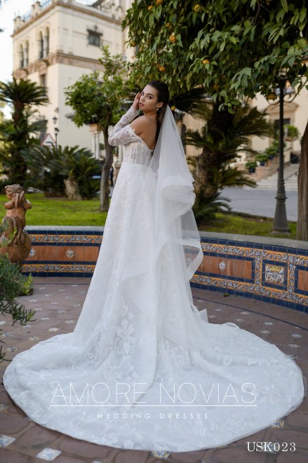 https://amore-novias.com/images/stories/virtuemart/product/USK023-3.jpg