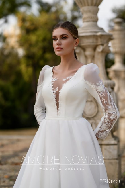 https://amore-novias.com/images/stories/virtuemart/product/USK026-3.jpg