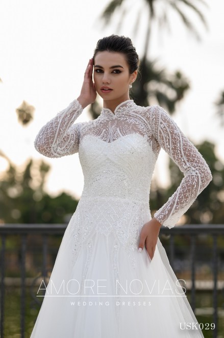 https://amore-novias.com/images/stories/virtuemart/product/USK029-1.jpg