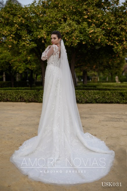 https://amore-novias.com/images/stories/virtuemart/product/USK031-3.jpg