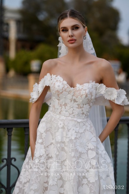https://amore-novias.com/images/stories/virtuemart/product/USK032-3.jpg