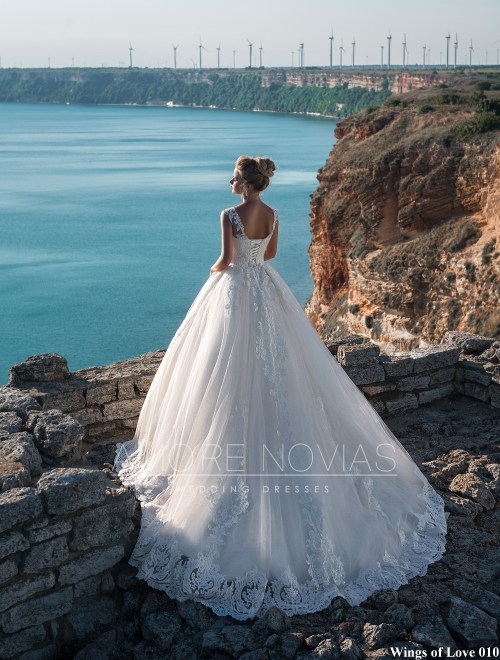 https://amore-novias.com/images/stories/virtuemart/product/lk-010-------(3).jpg