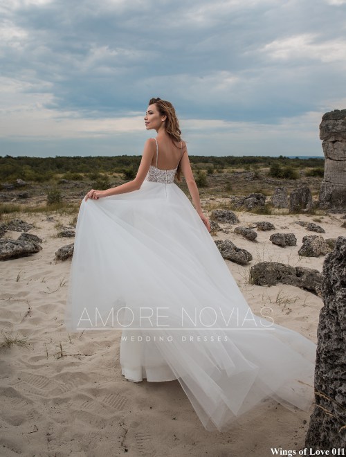 https://amore-novias.com/images/stories/virtuemart/product/lk-011-------(3).jpg