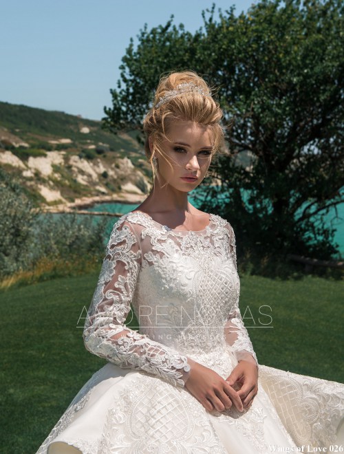 https://amore-novias.com/images/stories/virtuemart/product/lk-026-------(2).jpg