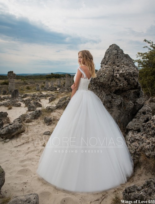 https://amore-novias.com/images/stories/virtuemart/product/lk-033-------(3).jpg