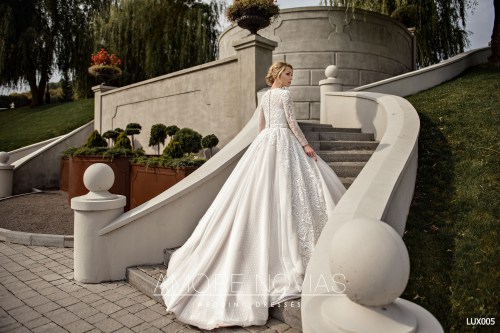 https://amore-novias.com/images/stories/virtuemart/product/lux005--------(4).jpg