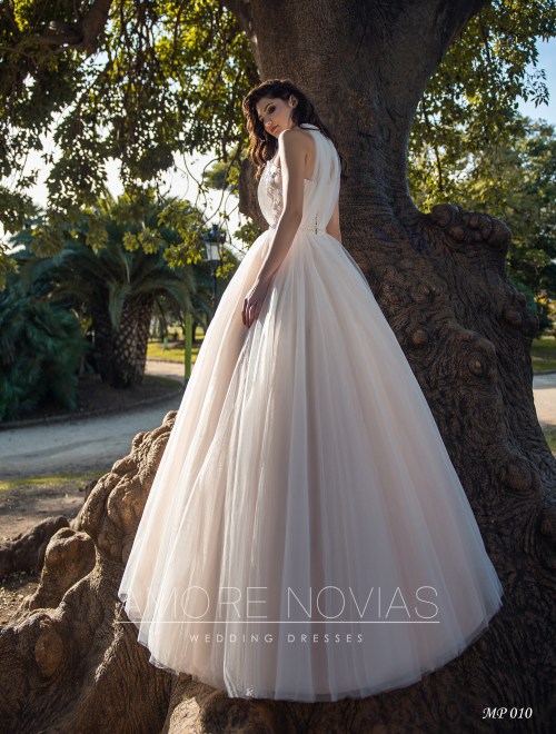 https://amore-novias.com/images/stories/virtuemart/product/mp-010--------(3).jpg