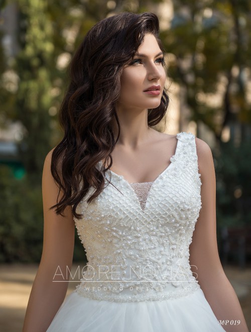 https://amore-novias.com/images/stories/virtuemart/product/mp-019--------(2).jpg