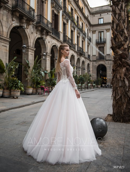 https://amore-novias.com/images/stories/virtuemart/product/mp-023--------(3).jpg