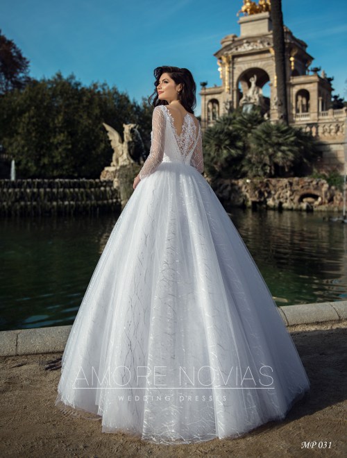 https://amore-novias.com/images/stories/virtuemart/product/mp-031--------(3).jpg