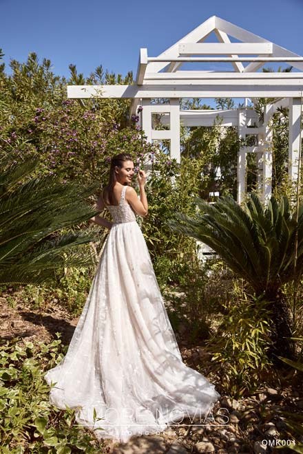 https://amore-novias.com/images/stories/virtuemart/product/omk001-3.jpg