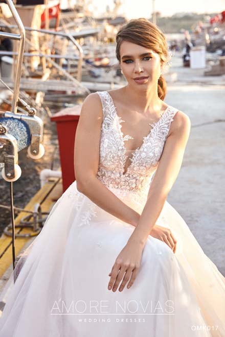 https://amore-novias.com/images/stories/virtuemart/product/omk017-2.jpg