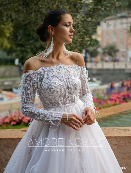 https://amore-novias.com/images/stories/virtuemart/product/pm020-------(2).jpg