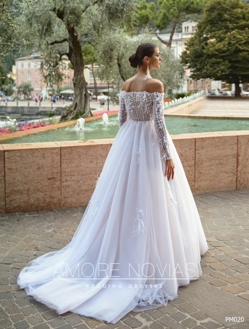 https://amore-novias.com/images/stories/virtuemart/product/pm020-------(3).jpg