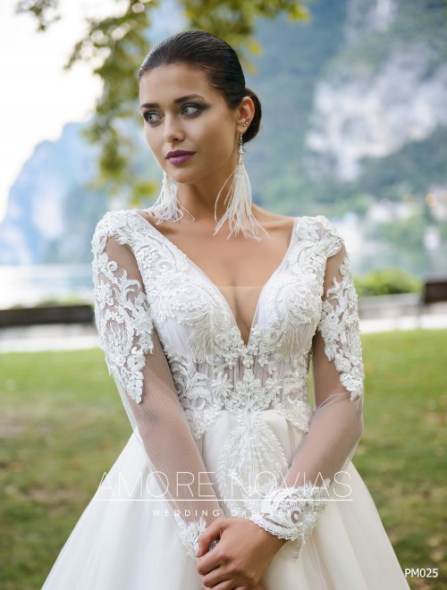 https://amore-novias.com/images/stories/virtuemart/product/pm025-------(2).jpg