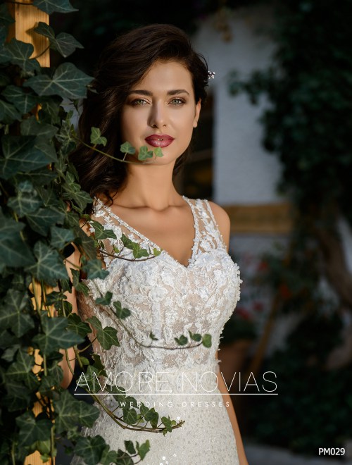 https://amore-novias.com/images/stories/virtuemart/product/pm029-------(2).jpg