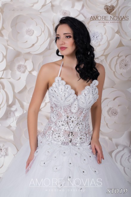 https://amore-novias.com/images/stories/virtuemart/product/st019_.jpg