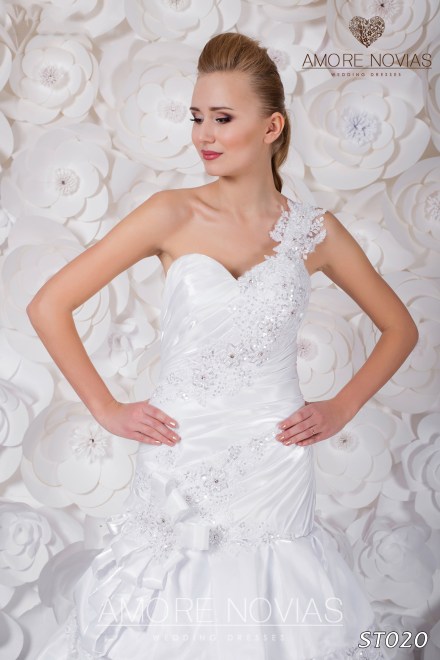 https://amore-novias.com/images/stories/virtuemart/product/st020_.jpg