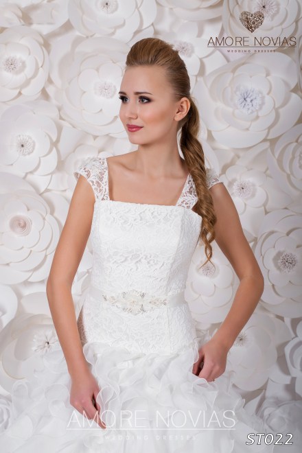https://amore-novias.com/images/stories/virtuemart/product/st022_.jpg