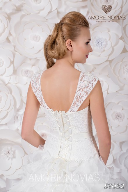 https://amore-novias.com/images/stories/virtuemart/product/st022__.jpg