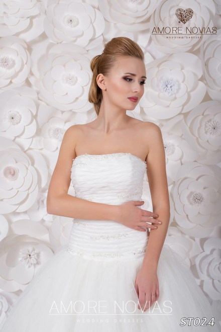https://amore-novias.com/images/stories/virtuemart/product/st024_.jpg