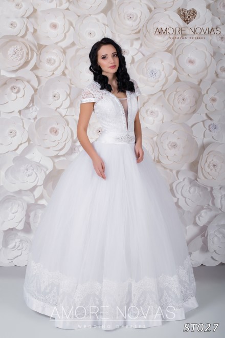 https://amore-novias.com/images/stories/virtuemart/product/st027.jpg