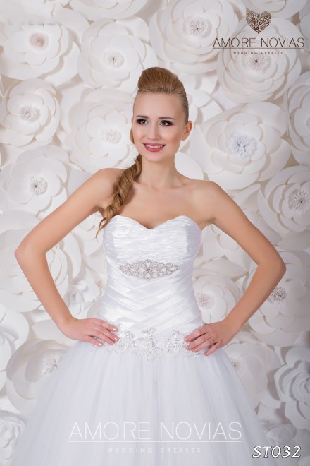 https://amore-novias.com/images/stories/virtuemart/product/st032_.jpg