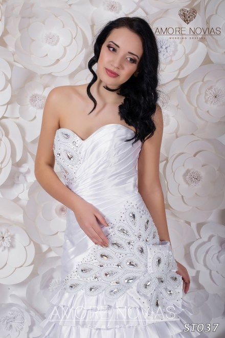 https://amore-novias.com/images/stories/virtuemart/product/st037_.jpg