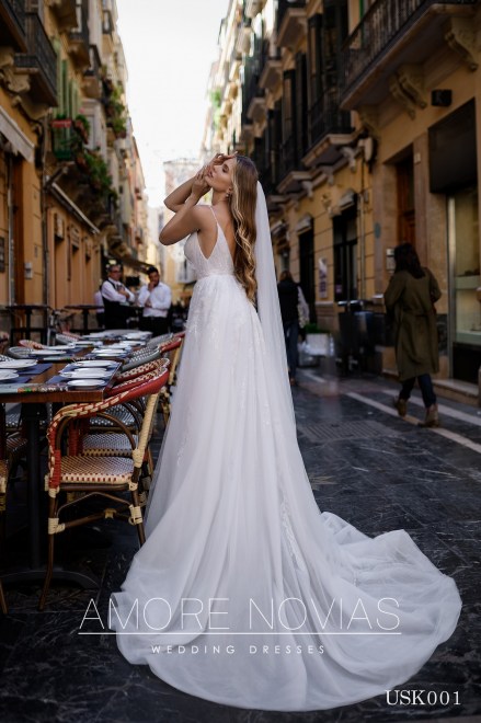 https://amore-novias.com/images/stories/virtuemart/product/usk001-1.jpg