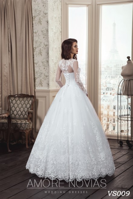 https://amore-novias.com/images/stories/virtuemart/product/vs009a.jpg