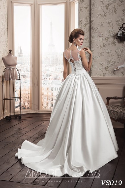 https://amore-novias.com/images/stories/virtuemart/product/vs019a.jpg