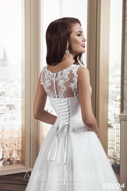 https://amore-novias.com/images/stories/virtuemart/product/vs024a.jpg