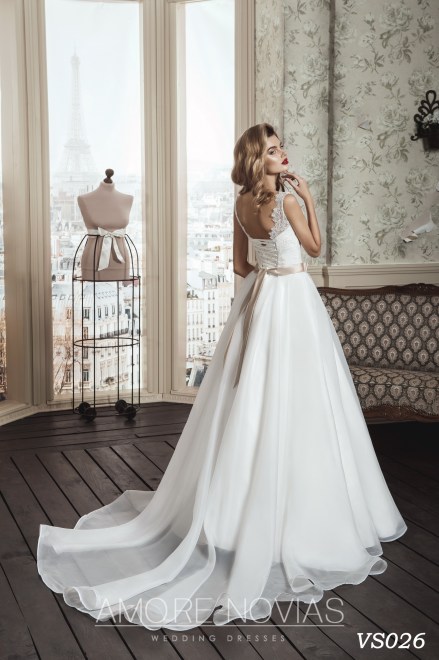 https://amore-novias.com/images/stories/virtuemart/product/vs026a.jpg