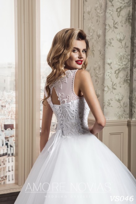 https://amore-novias.com/images/stories/virtuemart/product/vs046a.jpg